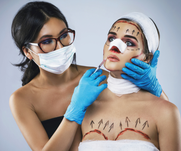 Modell im Bild eines Opfers einer plastischen Chirurgie