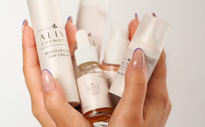 AlivuCosmetics bietet zertifizierte Naturkosmetik für alle Hauttypen, die mit nachhaltigen und natürlichen Inhaltsstoffen für eine gesunde Haut sorgt.