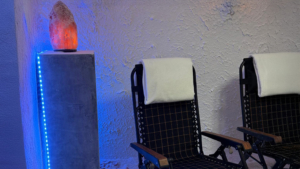 Die Salzgrotte Feldkirchen bietet mit ihrer salzhaltigen Luft eine natürliche Unterstützung bei Hautproblemen und fördert die Regeneration von Haut und Körper in einer ruhigen, heilenden Atmosphäre.