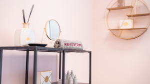 Milena Pospischil verbindet in ihrer Hautwerkstatt in Gröbming modernste Medical Beauty mit ganzheitlicher Kosmetik – für gesunde und schöne Haut.