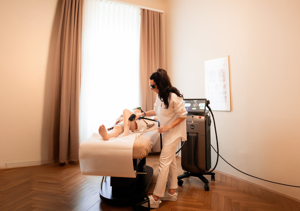 Saranda Ogradnig bietet in Graz dauerhafte Laser-Haarentfernung für Frauen und Männer – modernste Technologie sorgt für glatte Haut, reduziert eingewachsene Haare und unterstützt einen aktiven Lebensstil.