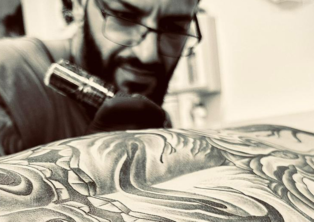 Realistic Tattoos in Graz bei Made Men Tattoo: Andrei Stancu bietet Realismus, Farbrealismus, Black and Gray, Blackwork, geometrische Motive, Fineline-Techniken und professionelle Cover-up Tattoos
