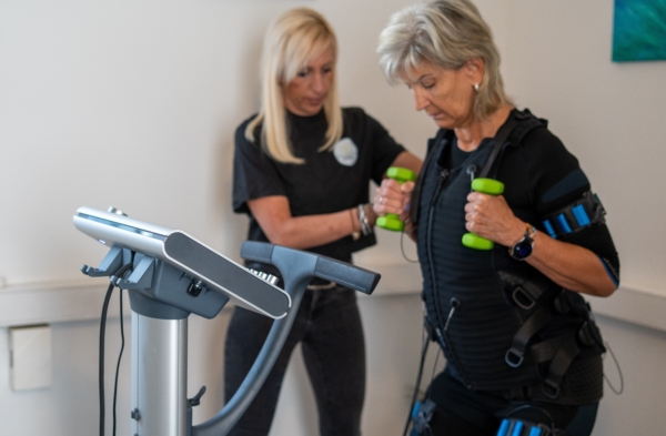 Effektives EMS-Training bei BeautyTeria Ottakring – Die perfekte Kombination aus Fitness und Beauty für schnelle, sichtbare Ergebnisse.