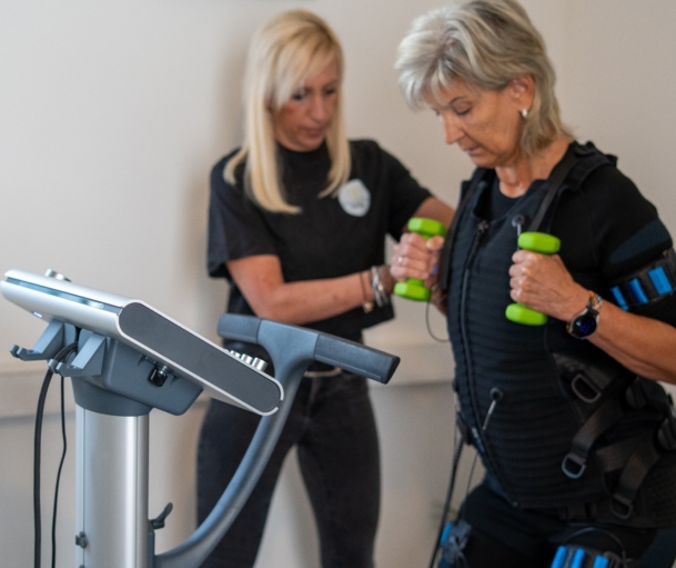 Effektives EMS-Training bei BeautyTeria Ottakring – Die perfekte Kombination aus Fitness und Beauty für schnelle, sichtbare Ergebnisse.
