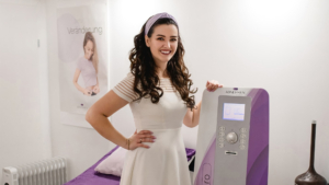 Behandlung im Studio Abnehmen im Liegen Pottendorf: Ultraschall zusammen mit EMS und Tiefenwärme zur gezielten Körperformung in entspannter Atmosphäre.