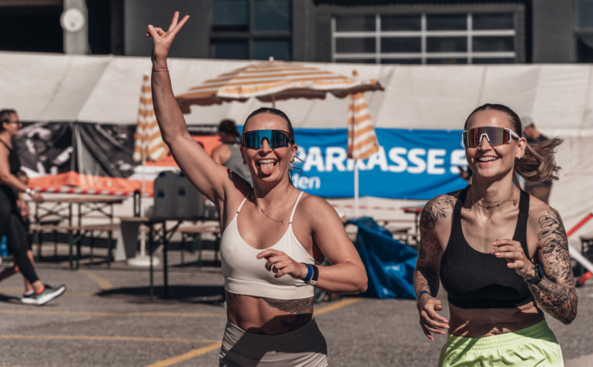 FIT FÜR ALLE von Bernhard Siegler nutzt funktionelles Training als effektive Anti-Aging-Methode für mehr Jugendlichkeit, Straffheit und Vitalität ohne Eingriff.