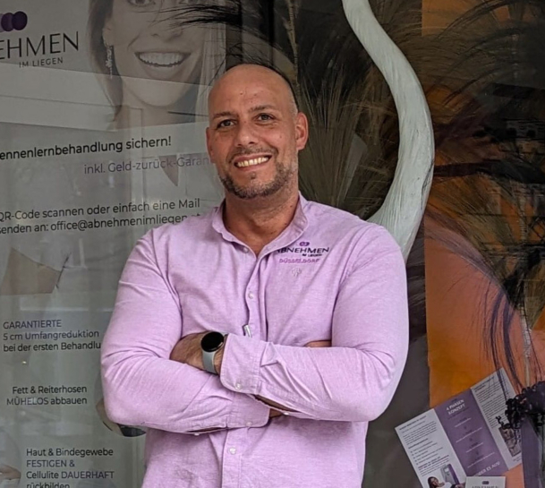 Bindegewebe straffen und Fett abbauen ohne OP: Abnehmen im Liegen Düsseldorf bietet eine moderne EMS-Behandlung zur nicht-invasiven Körperformung – diskret, effizient und medizinisch begleitet.