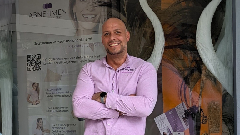 Bindegewebe straffen und Fett abbauen ohne OP: Abnehmen im Liegen Düsseldorf bietet eine moderne EMS-Behandlung zur nicht-invasiven Körperformung – diskret, effizient und medizinisch begleitet.