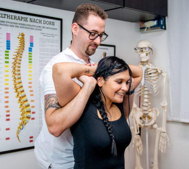 Wirbelwelt by Daniel Paul zeigt, wie Osteopathie Haltung, Mobilisation und Wohlbefinden verbessern kann.