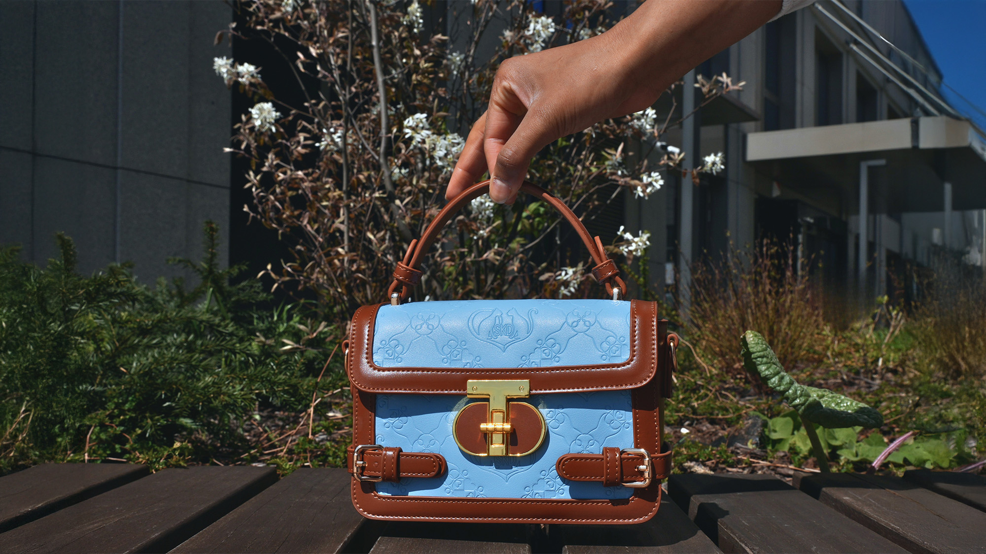 SKD Fashion Revolution verbindet inklusives Design, Storytelling und nachhaltige Designer-Handtaschen aus Wien.