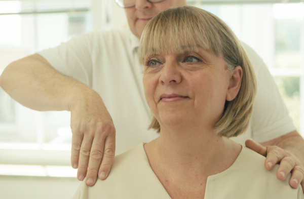 Sanfte Laserbehandlung bei Wunden: Laser- und Wundtherapie Moser bietet innovative, schmerzfreie Methoden zur Wundheilung.