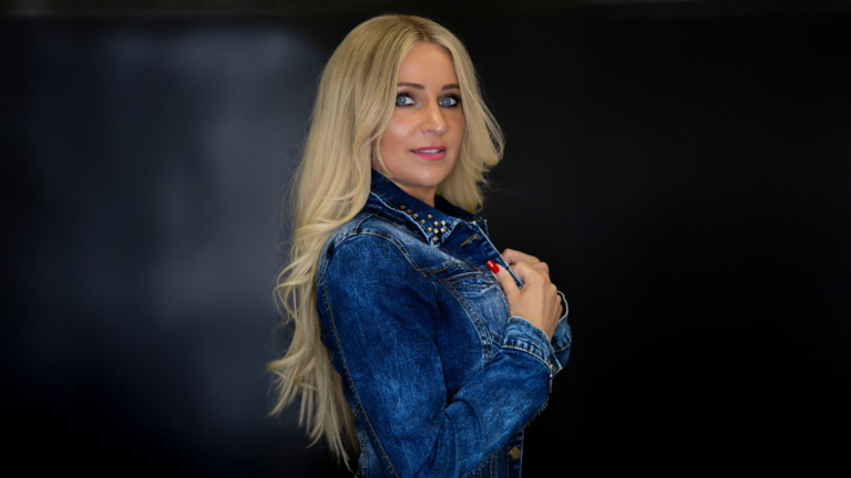 Dauerhafte Haarentfernung im Kosmetikstudio Feel Beautiful by Nicole in Durmersheim – individuelle Beratung für optimale Ergebnisse.