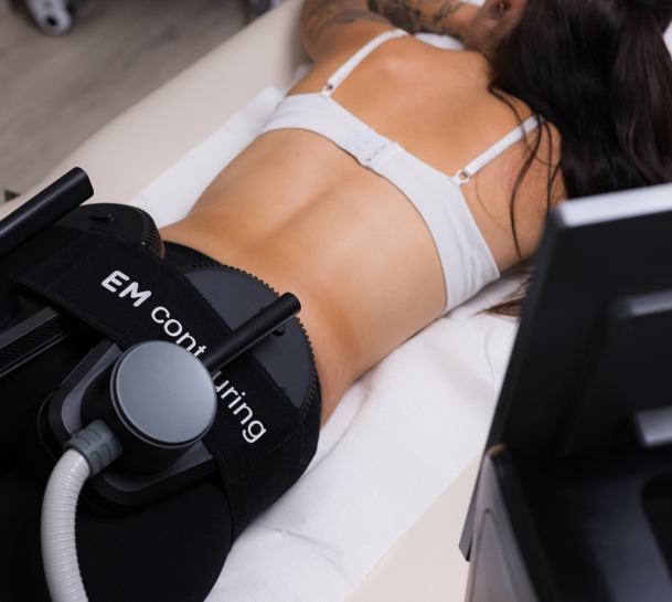 EMP-Body und EMP-Muskelaufbau bei Aurora Wien: innovative, nicht-invasive Behandlung zur Hautstraffung und Muskelstimulation für nachhaltige ästhetische Ergebnisse.