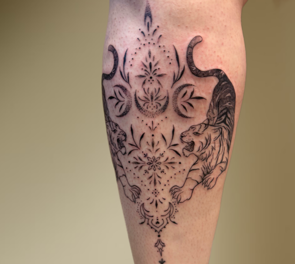 Im privaten Tattoostudio GreStella entstehen individuelle Mandala-Tattoos und Erinnerungskunst in ruhiger Atmosphäre.